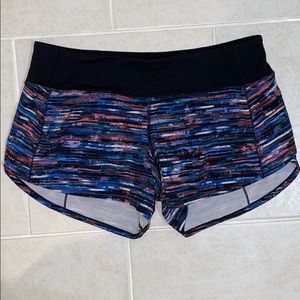 lulu patterned shorts!